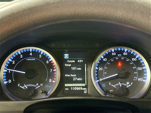 Used 2019 Toyota Highlander LE image 11