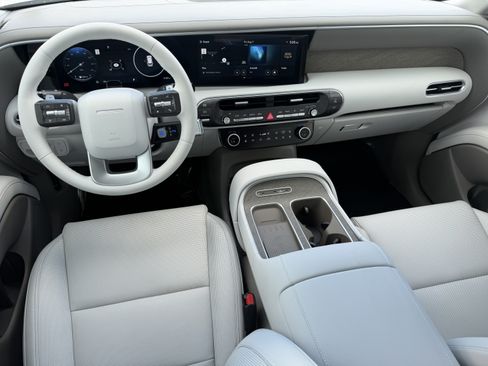 Used 2026 Hyundai Palisade Limited FWD image 12