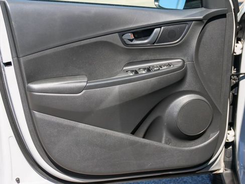 Used 2023 Hyundai Kona SE FWD image 9