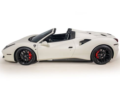 Used 2017 Ferrari 488 Spider RWD image 3