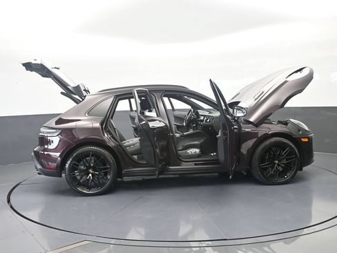 Used 2025 Porsche Macan GTS AWD/4WD image 77