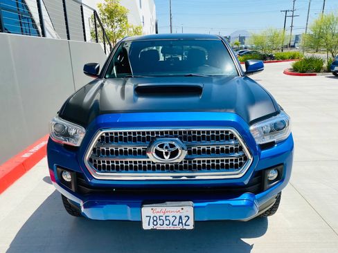 Used 2016 Toyota Tacoma TRD Sport RWD image 5