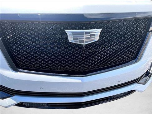 Used 2022 Cadillac Escalade ESV Sport w/ Touring Package RWD image 30