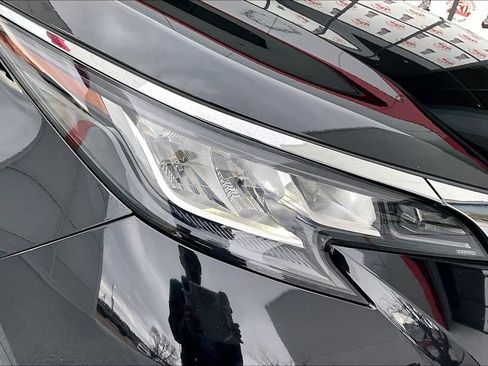 Certified 2022 Toyota Sienna XLE image 30