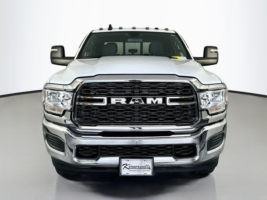 Used 2024 RAM 2500 Tradesman w/ Chrome Appearance Group AWD/4WD image 2
