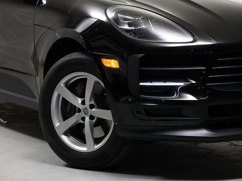 Used 2021 Porsche Macan image 3