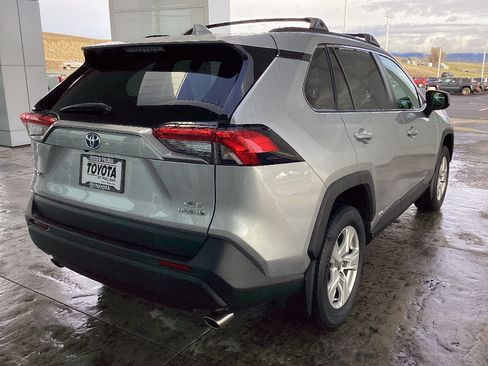 New 2025 Toyota RAV4 XLE w/ Weather Package AWD/4WD image 9