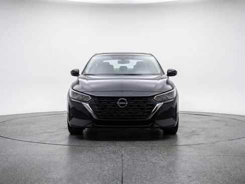 Used 2025 Nissan Sentra SV FWD image 2