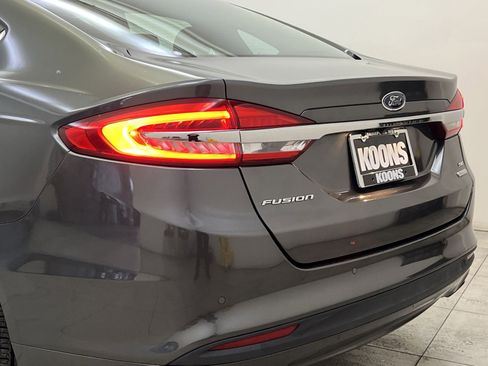 Used 2018 Ford Fusion SE w/ Fusion SE Technology Package image 27