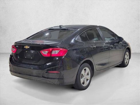Used 2018 Chevrolet Cruze LS FWD image 5