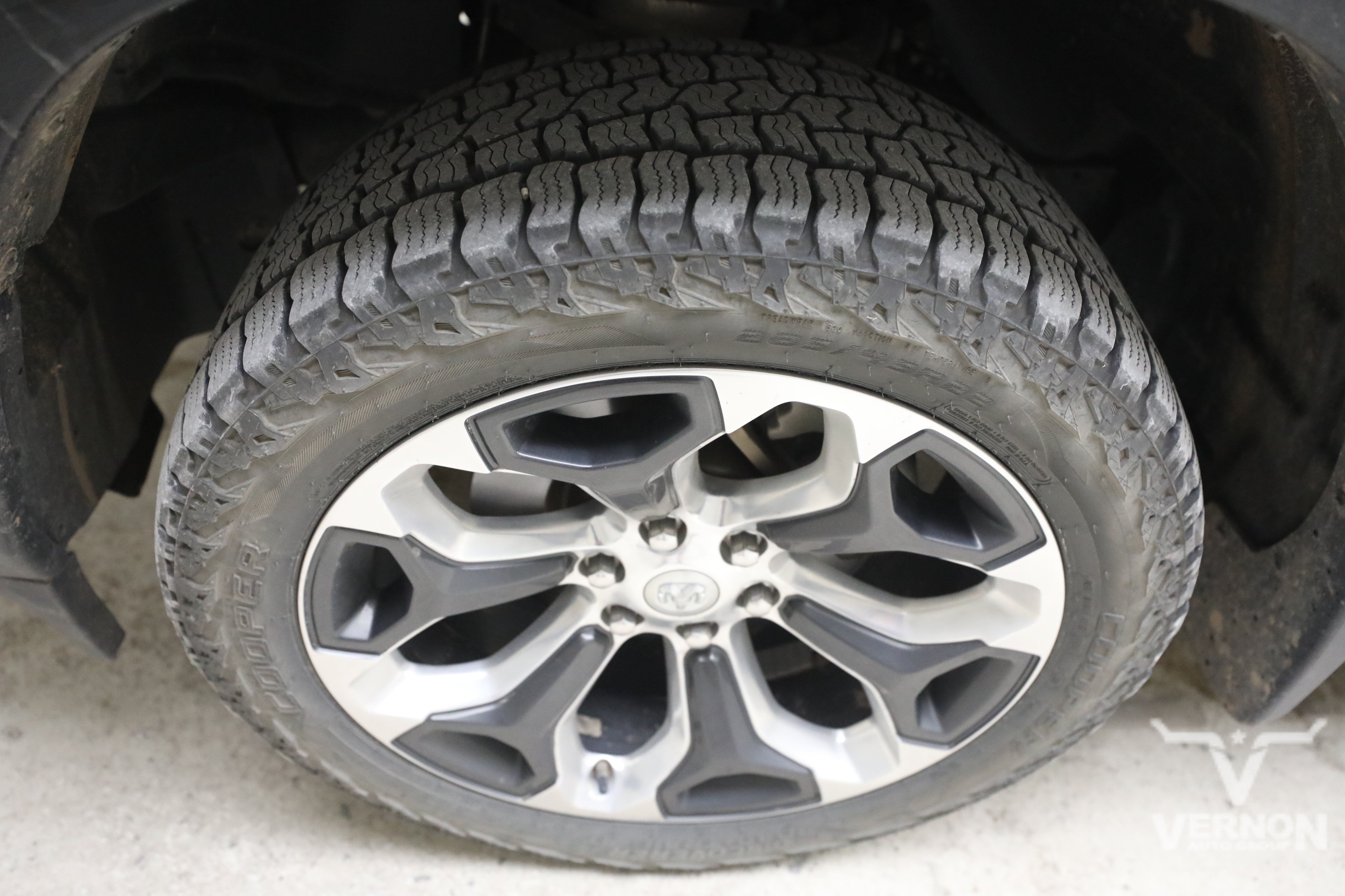 Used 2020 RAM 1500 Limited AWD/4WD image 9