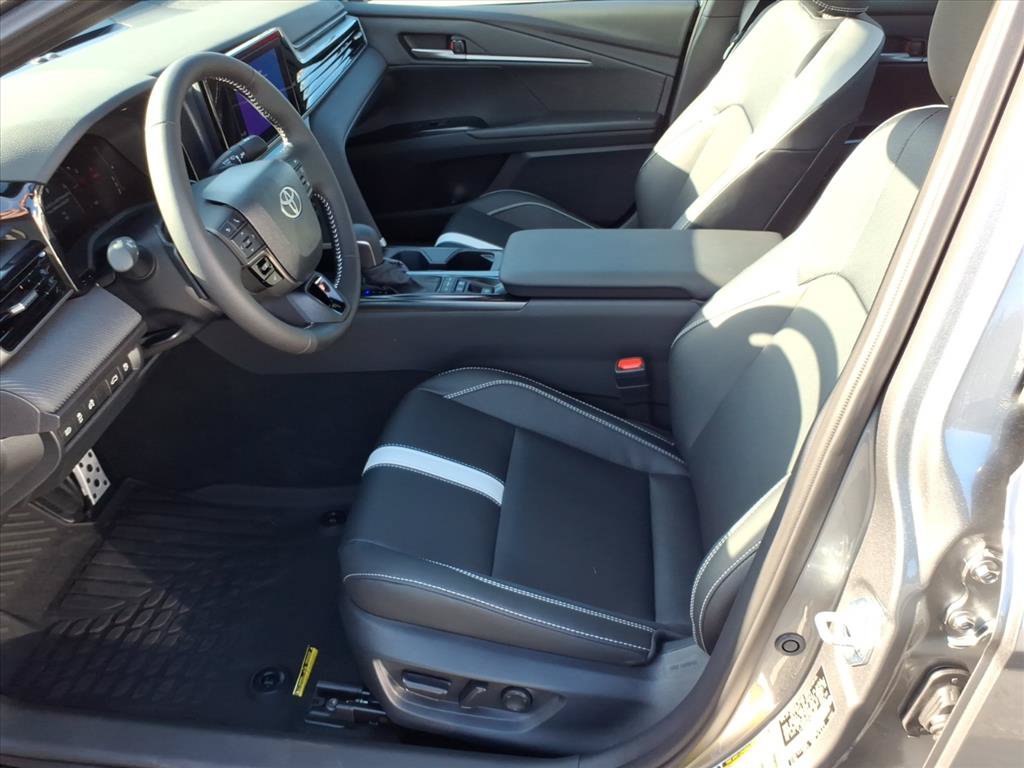 New 2026 Toyota Camry SE w/ Convenience Package FWD image 3
