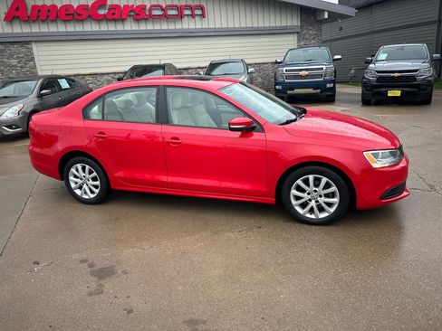 Used 2012 Volkswagen Jetta SE image 2