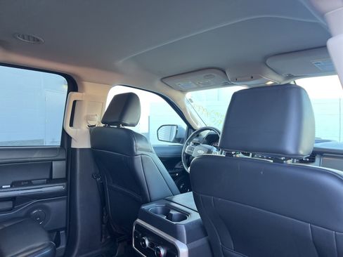 Used 2024 Ford Expedition XLT image 26