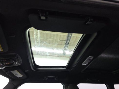 Used 2019 MINI Cooper S image 13