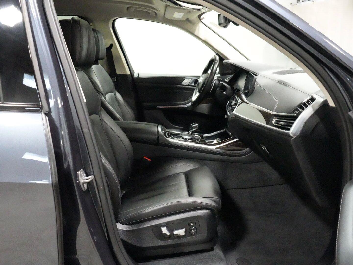 Used 2020 BMW X7 xDrive40i w/ Premium Package AWD/4WD image 7