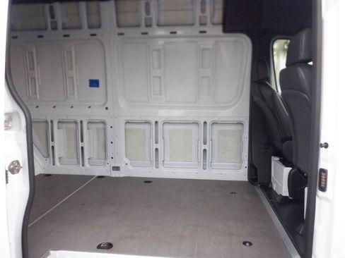 Used 2025 Mercedes-Benz Sprinter 2500 image 10