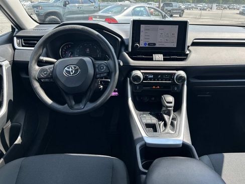 Used 2025 Toyota RAV4 LE AWD/4WD image 17