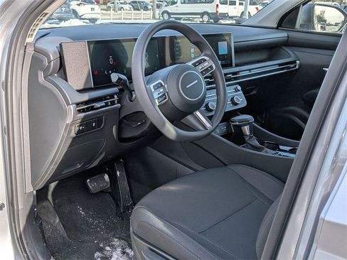 Used 2025 Hyundai Tucson SE image 10