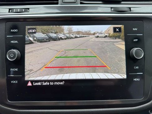 Used 2022 Volkswagen Tiguan SEL R-Line AWD/4WD image 26