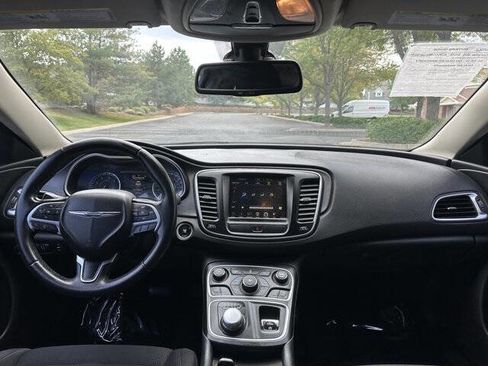 Used 2016 Chrysler 200 Limited w/ Anniversary Edition image 18