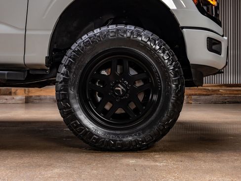 Used 2024 Ford F150 XLT w/ XLT Black Appearance Package AWD/4WD image 12