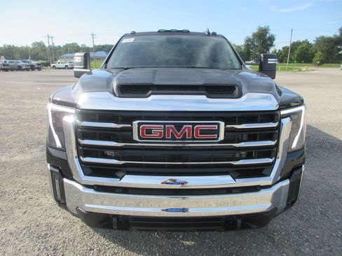 New 2026 GMC Sierra 3500 SLE w/ SLE Value Package AWD/4WD image 11