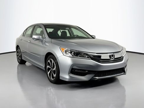 Certified 2017 Honda Accord EX-L image 3