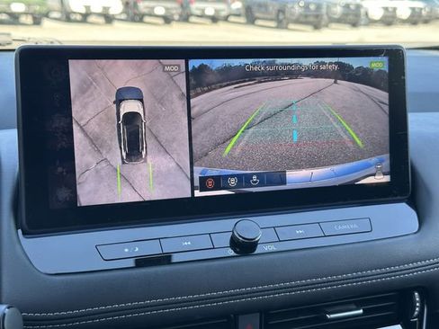 Certified 2025 Nissan Rogue SL image 31