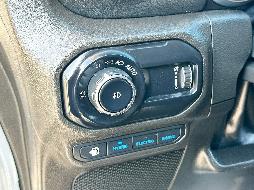 Used 2023 Jeep Wrangler Unlimited Sahara AWD/4WD image 10