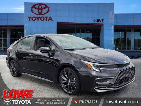 Certified 2025 Toyota Corolla SE FWD image 1