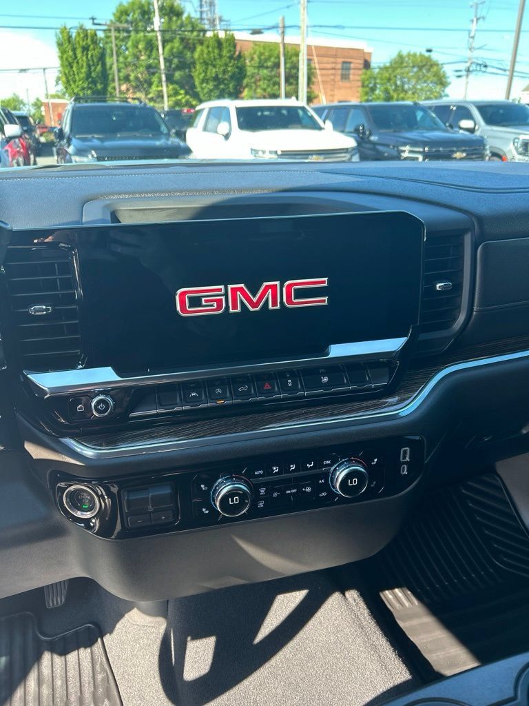 Used 2023 GMC Sierra 1500 Elevation AWD/4WD image 12