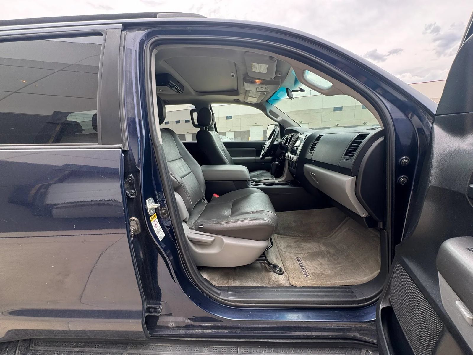 Used 2010 Toyota Sequoia SR5 AWD/4WD image 12