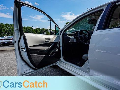 Used 2020 Toyota Corolla LE FWD image 18