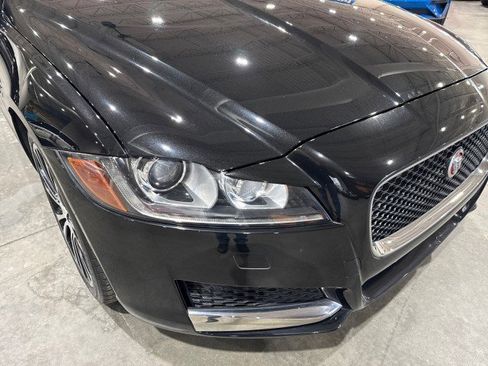 Used 2016 Jaguar XF Prestige image 32