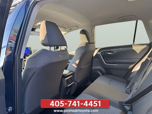 Used 2025 Toyota RAV4 XLE FWD image 18