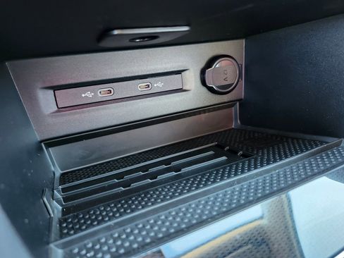 New 2026 Volkswagen Taos SE image 17