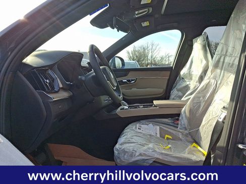 New 2026 Volvo XC90 B6 Plus w/ Protection Package Premier image 8