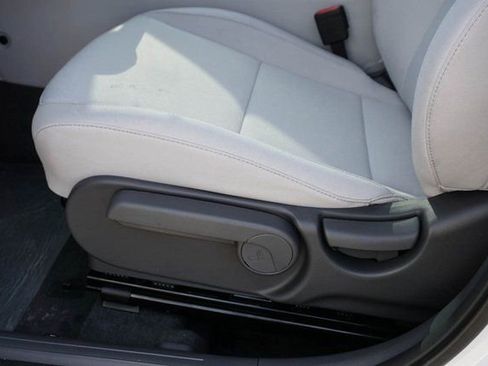 New 2026 Hyundai Kona SE FWD image 11