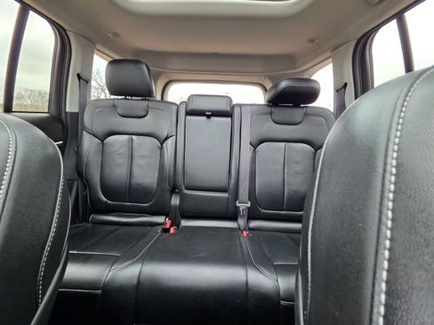 Used 2023 Jeep Grand Cherokee Limited image 32