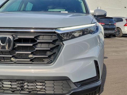 Used 2023 Honda CR-V LX image 5