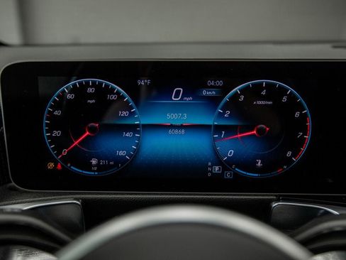 Used 2020 Mercedes-Benz GLB 250 4MATIC image 19