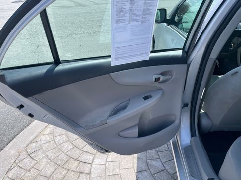 Used 2013 Toyota Corolla L image 35