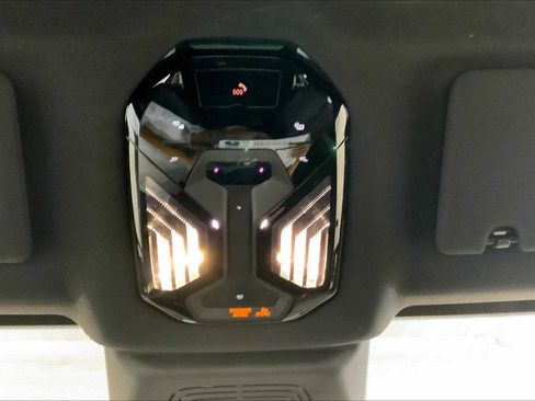 Used 2022 BMW iX xDrive50 w/ Convenience Package image 33