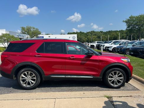 Used 2021 Ford Explorer Limited w/ Equipment Group 301A AWD/4WD image 4