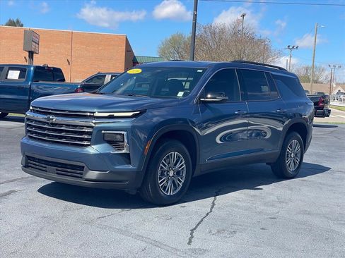 Used 2026 Chevrolet Traverse LT w/ Driver Confidence Package image 3