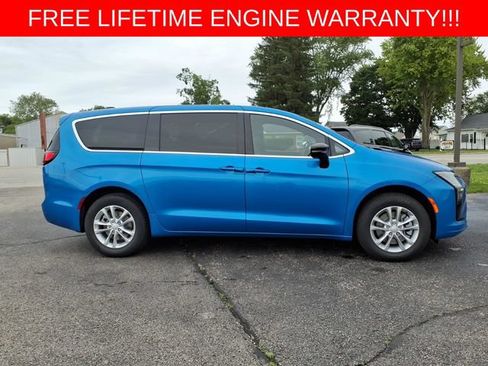 New 2027 Chrysler Pacifica Select AWD/4WD image 8