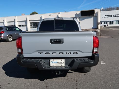 Used 2019 Toyota Tacoma TRD Off-Road image 9