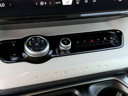 Certified 2025 Ford Expedition Active RWD image 30