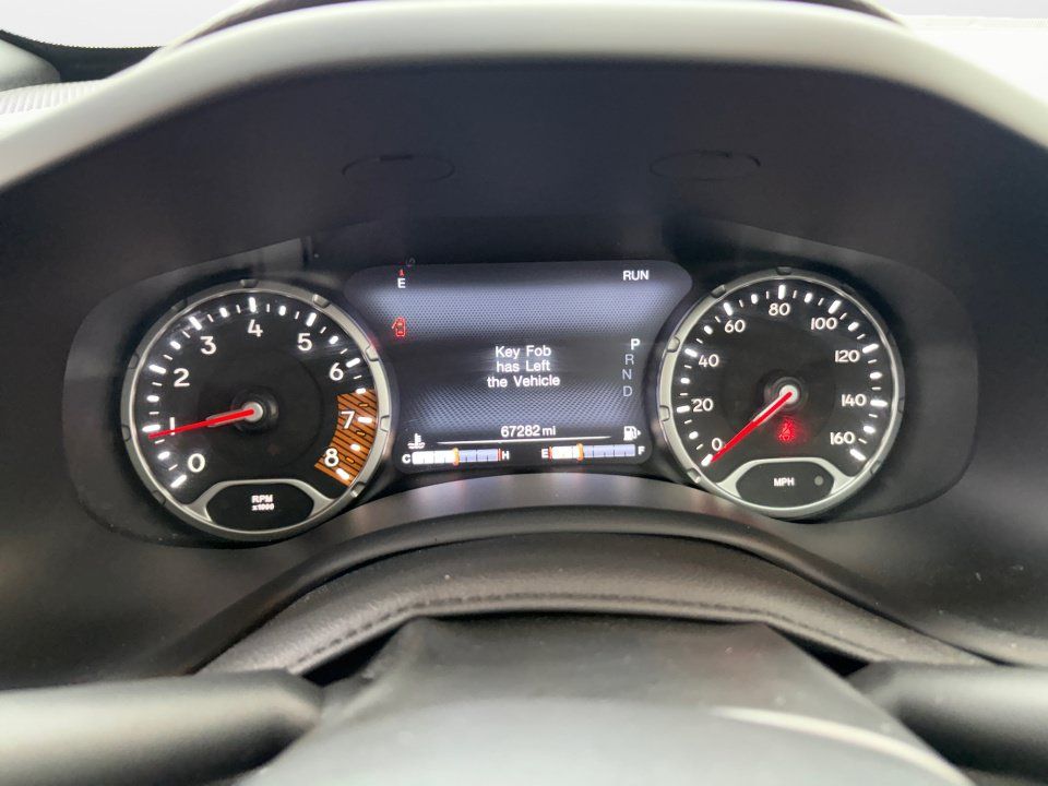 Used 2021 Jeep Renegade Latitude w/ Sun & Sound Group AWD/4WD image 11
